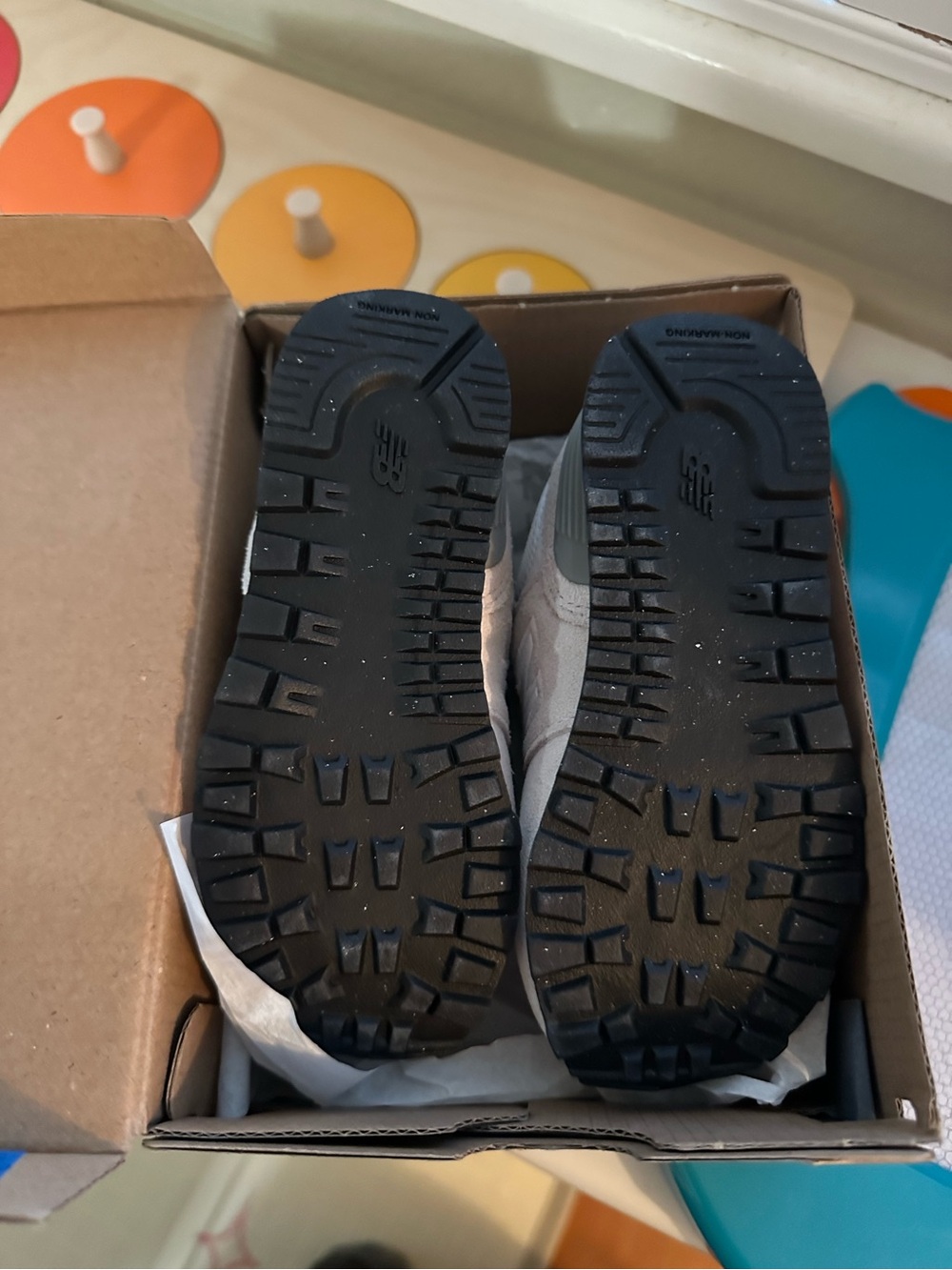 New Balance Grey White Shoe Box - 574 Model - Picture 11 of 14